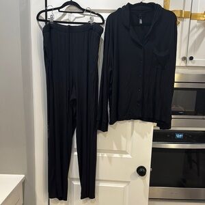 SKIMS Soft Lounge Sleep Set—Onyx